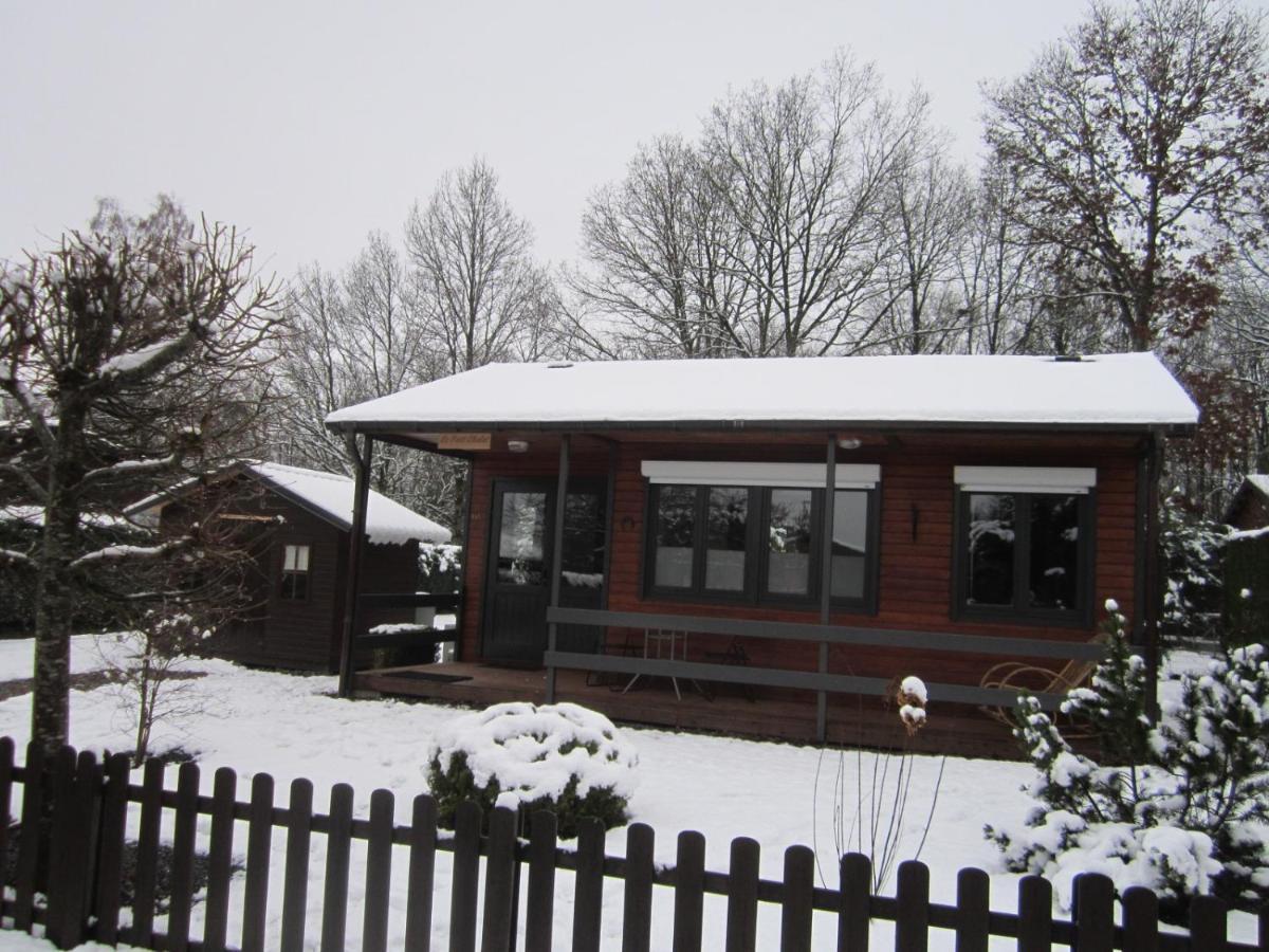 Le Petit Chalet Resteigne Екстериор снимка