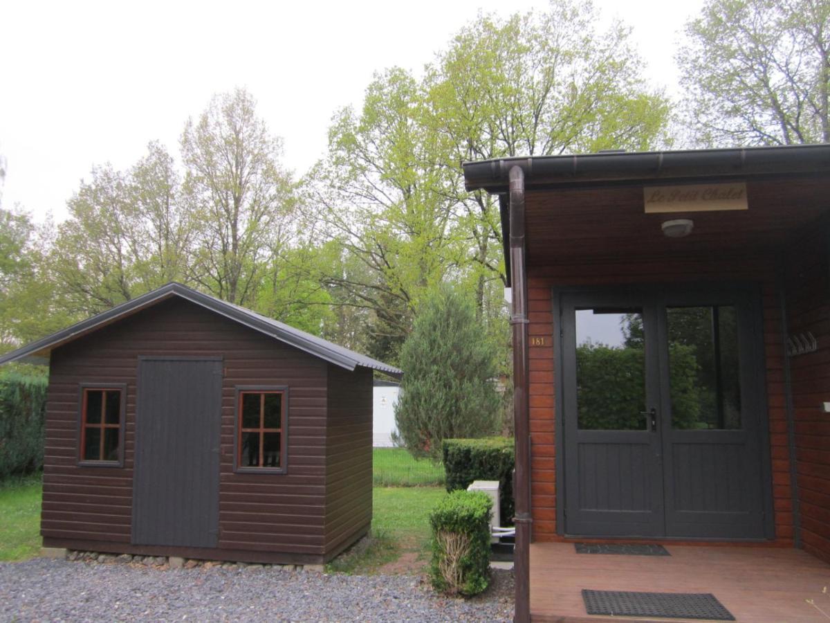 Le Petit Chalet Resteigne Екстериор снимка