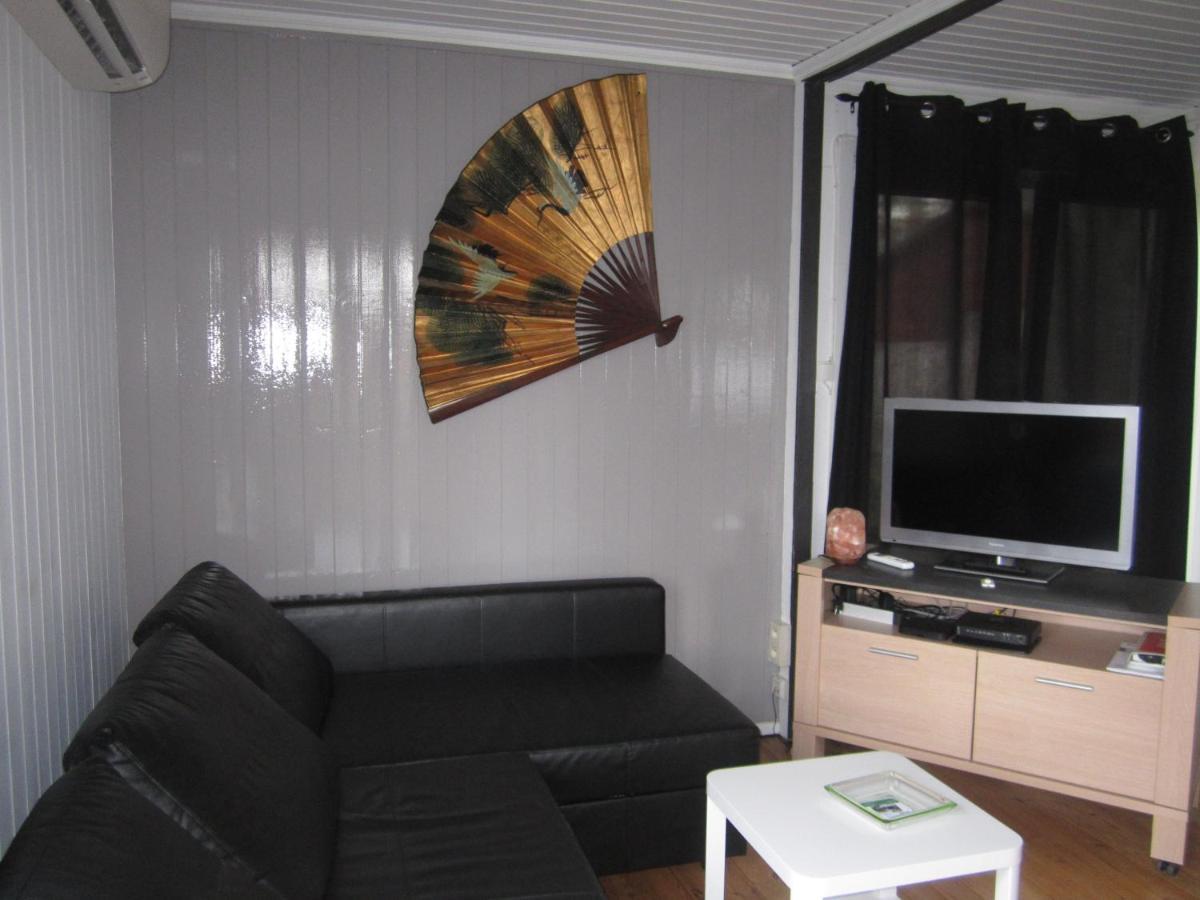 Le Petit Chalet Resteigne Екстериор снимка